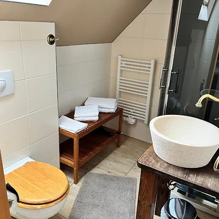 Landdomizil Zeissig 公寓 *